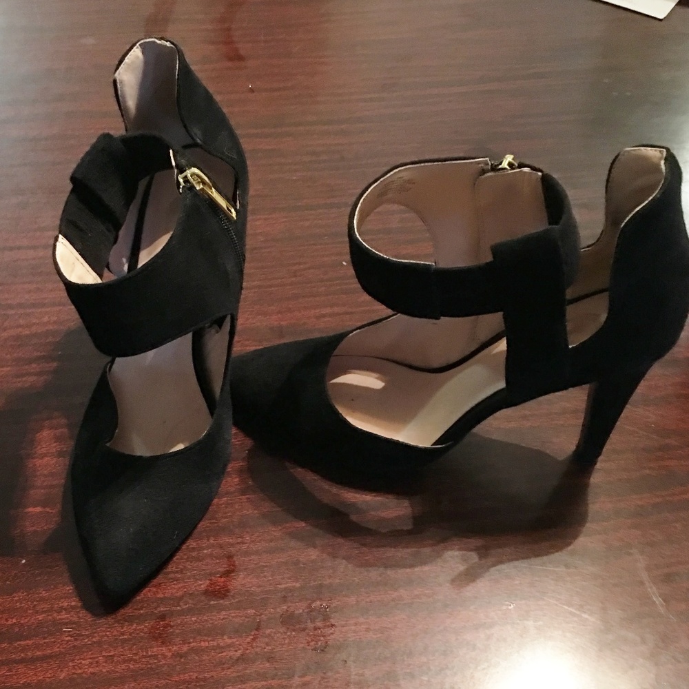 NINE WEST SUEDE PUMPS WITH ANKLE STRAP